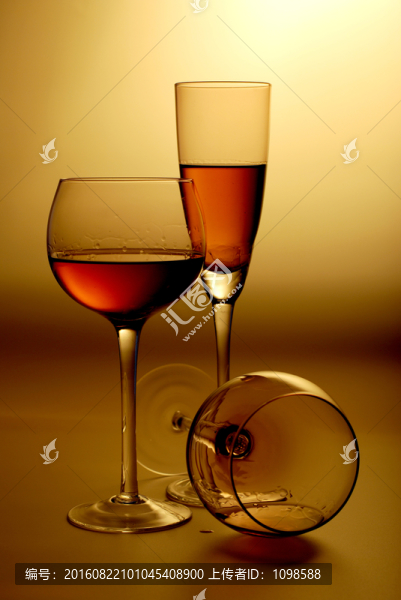 玻璃酒杯