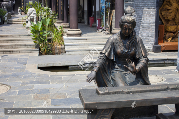 關(guān)山風(fēng)景區(qū)