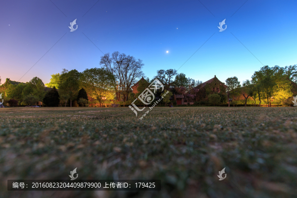 北大靜園草坪燕京六院夜景