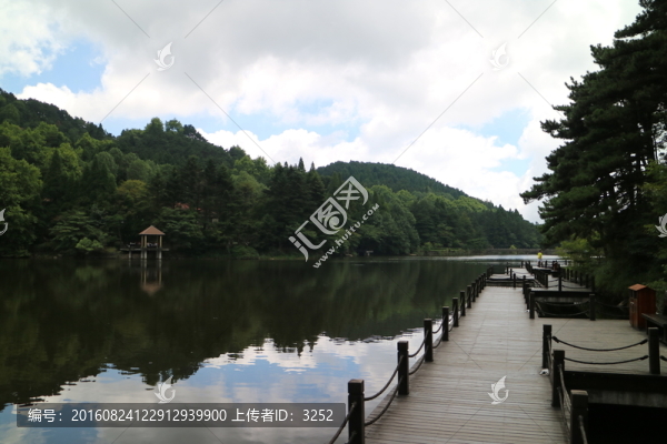 廬山如琴湖