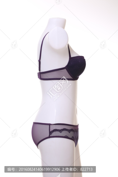 內(nèi)衣模特