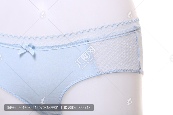 美女內(nèi)褲