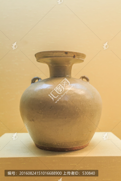 青瓷壺
