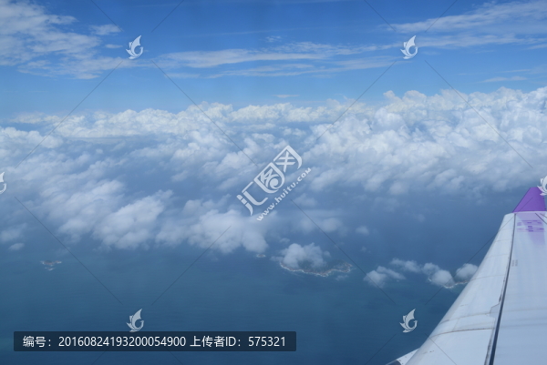 鳥瞰藍(lán)天白云