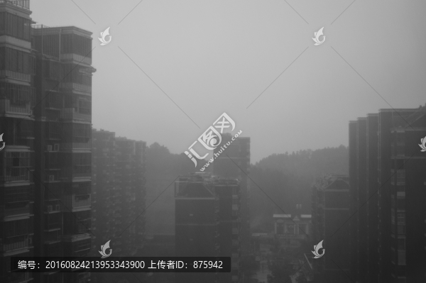 城市陰雨天