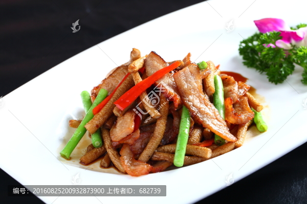 茶樹菇炒豬頸肉