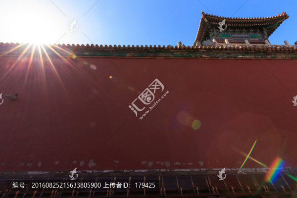 北京故宮紅墻宮墻太陽(yáng)光芒