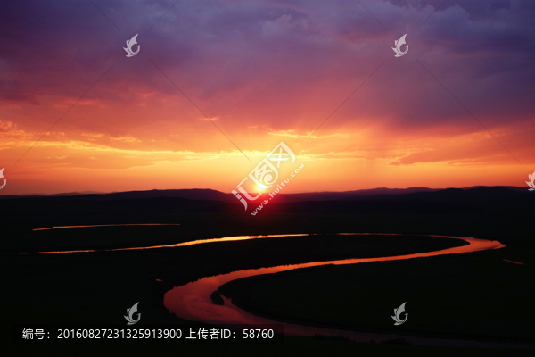 草原河灣暮色