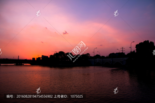 晚霞