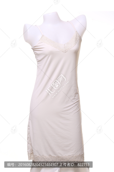 女性睡裙展示