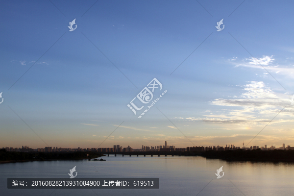 沈陽的渾河暮色