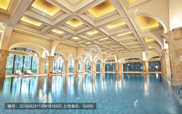 室內游泳池