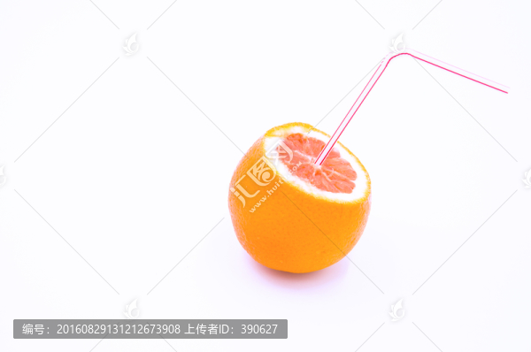 創(chuàng)意水果,橙子上插了一根吸管