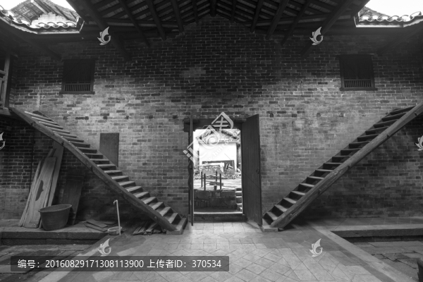 張谷英村