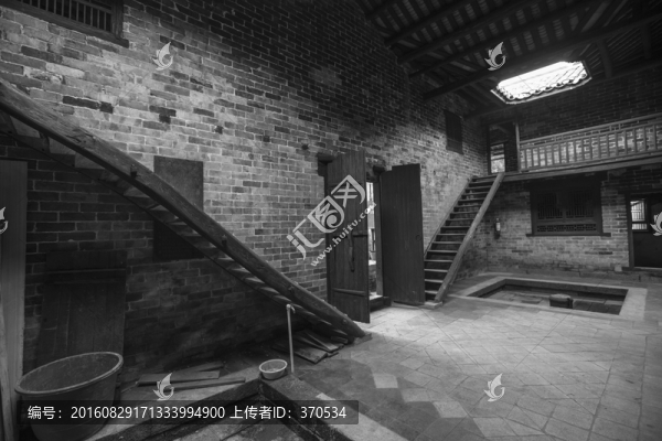 張谷英村