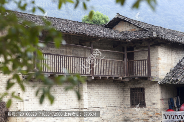張谷英村