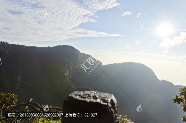 清晨峨眉
