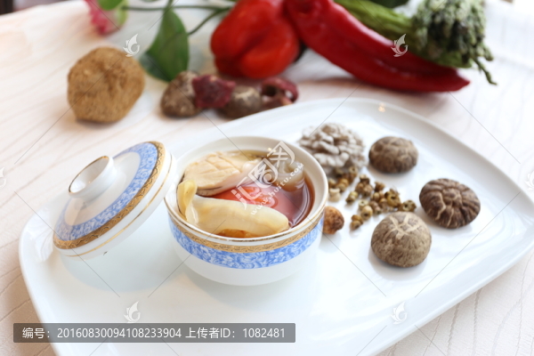 原汁番茄燉螺片