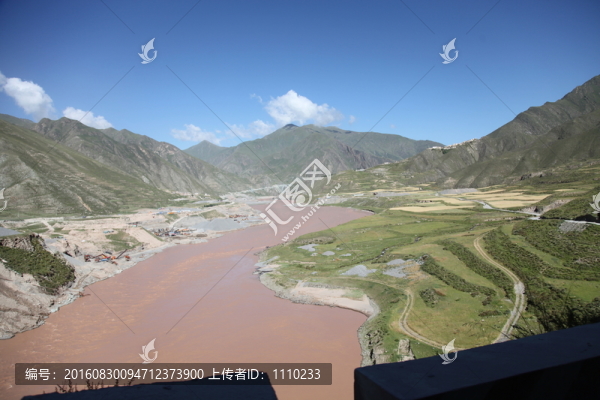 高原河流
