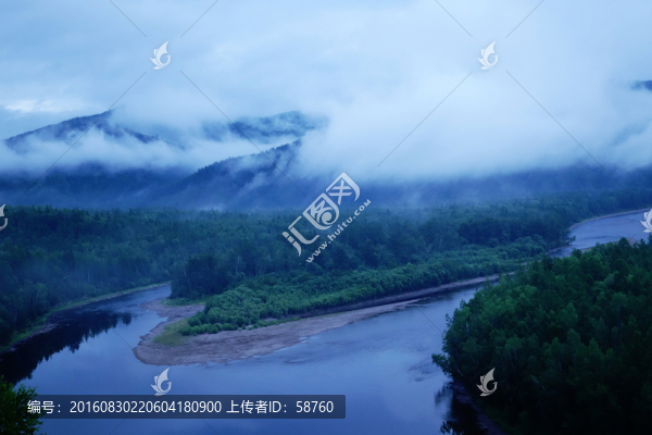 森林河晨霧景觀