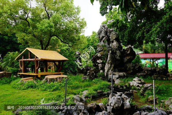 動(dòng)物園假山