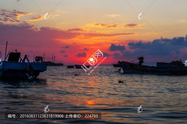 海上日出
