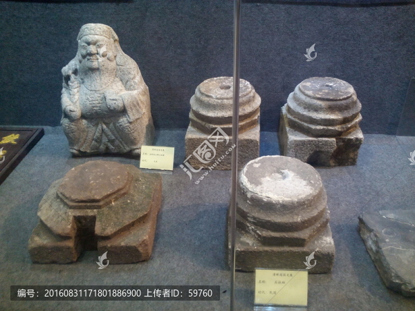古代石鼓雕刻老頭石像
