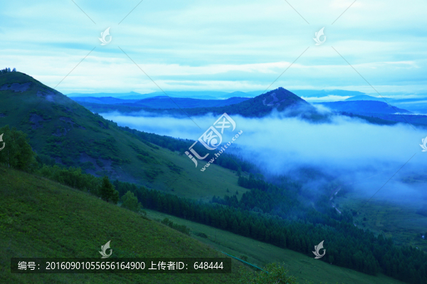 霧漫山林