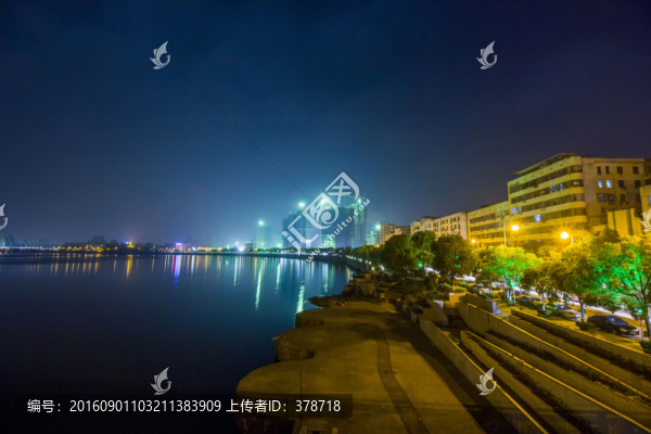 江西省上饒市豐溪河堤岸