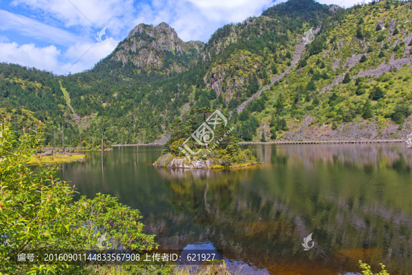 螺髻山天然湖泊