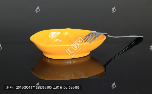 密胺碗和叉子