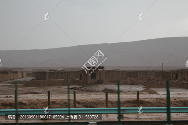 雨中的火焰山