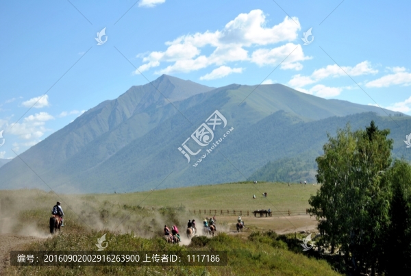 盛夏的新疆禾木自然風(fēng)光