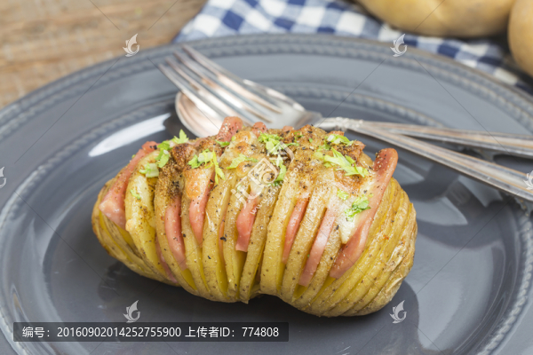 肉片烤土豆