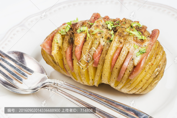 肉片烤土豆