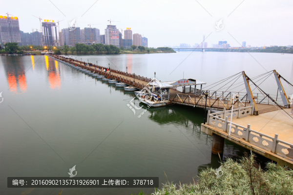 江西省鷹潭市信江浮橋