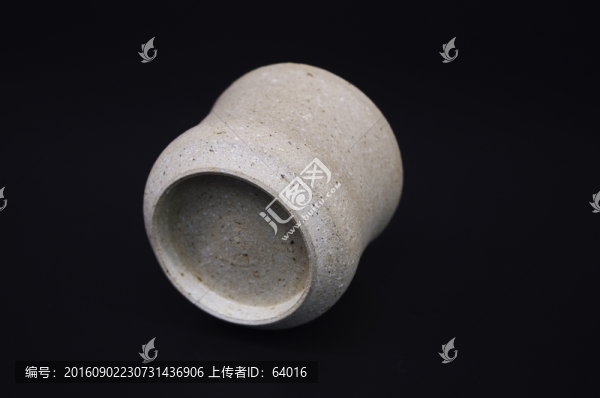 粗陶杯子
