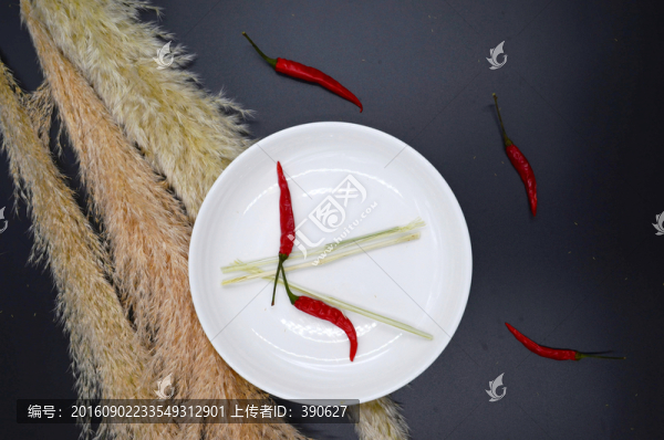紅辣椒和蘆葦
