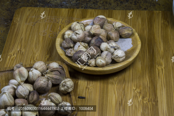 藥店里的中藥素材白豆蔻