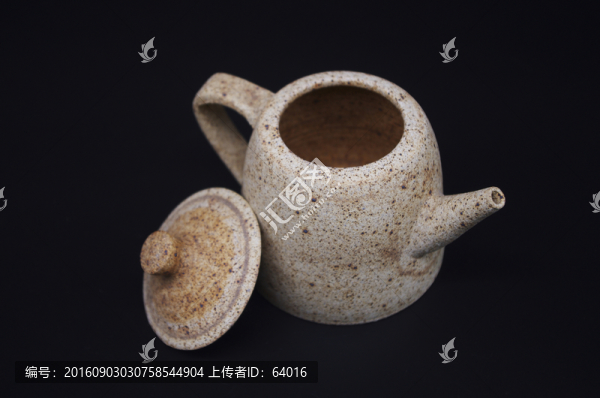 粗陶小壺