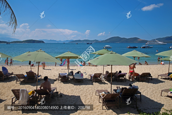沙灘日光浴