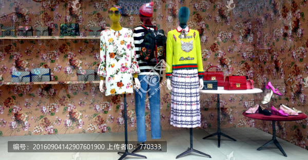女裝店櫥窗,模特