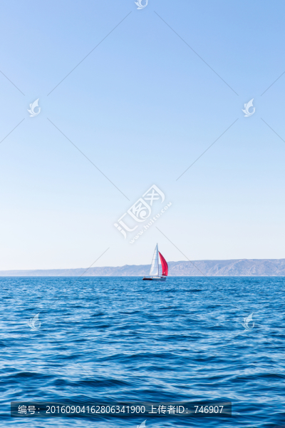 帆船大海