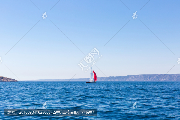 帆船大海