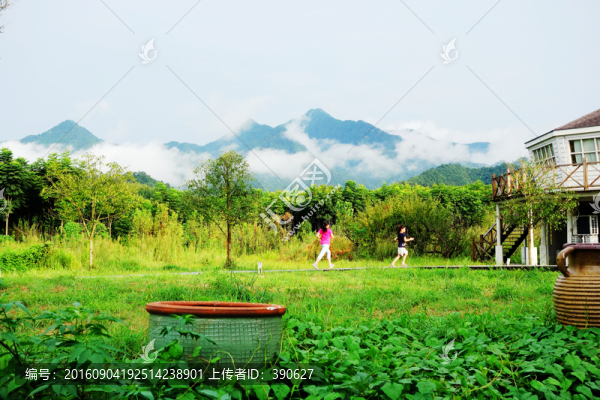 度假村,遠(yuǎn)山云霧