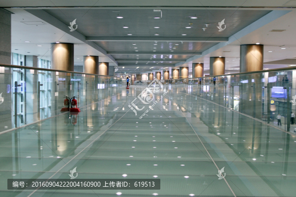 首爾機(jī)場(chǎng)玻璃走廊