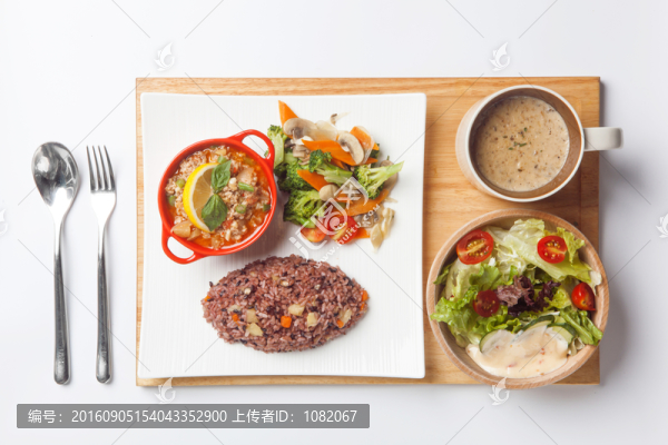 炒飯濃湯沙拉套餐