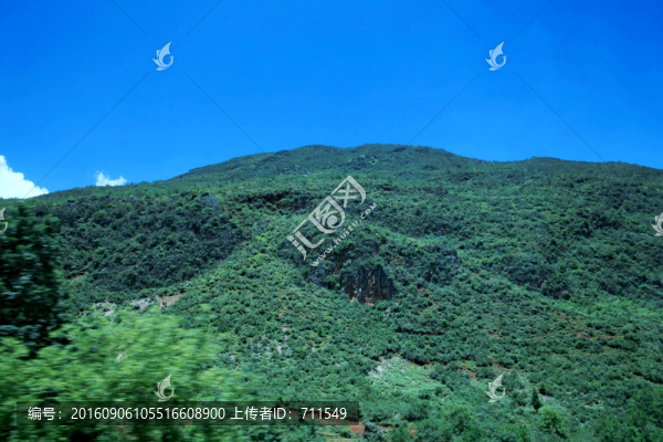 藍(lán)天下山頭