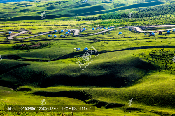 春季天山山脈