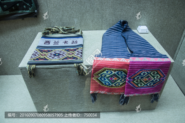 少數(shù)民族挎包,少數(shù)民族圍巾